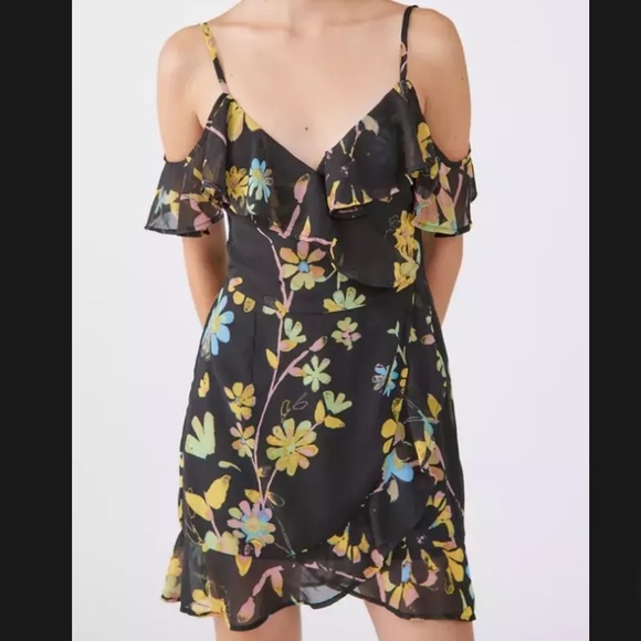 Urban Outfitters Dress Black Floral Teyanna Cold Shoulder Mini Dress Sz 1X EUC - Picture 1 of 8